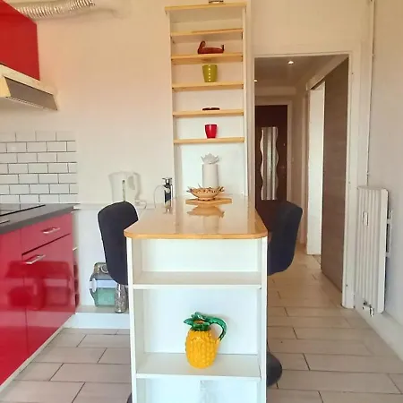 Superbe Vue - 2 Minutes De La - Parking *